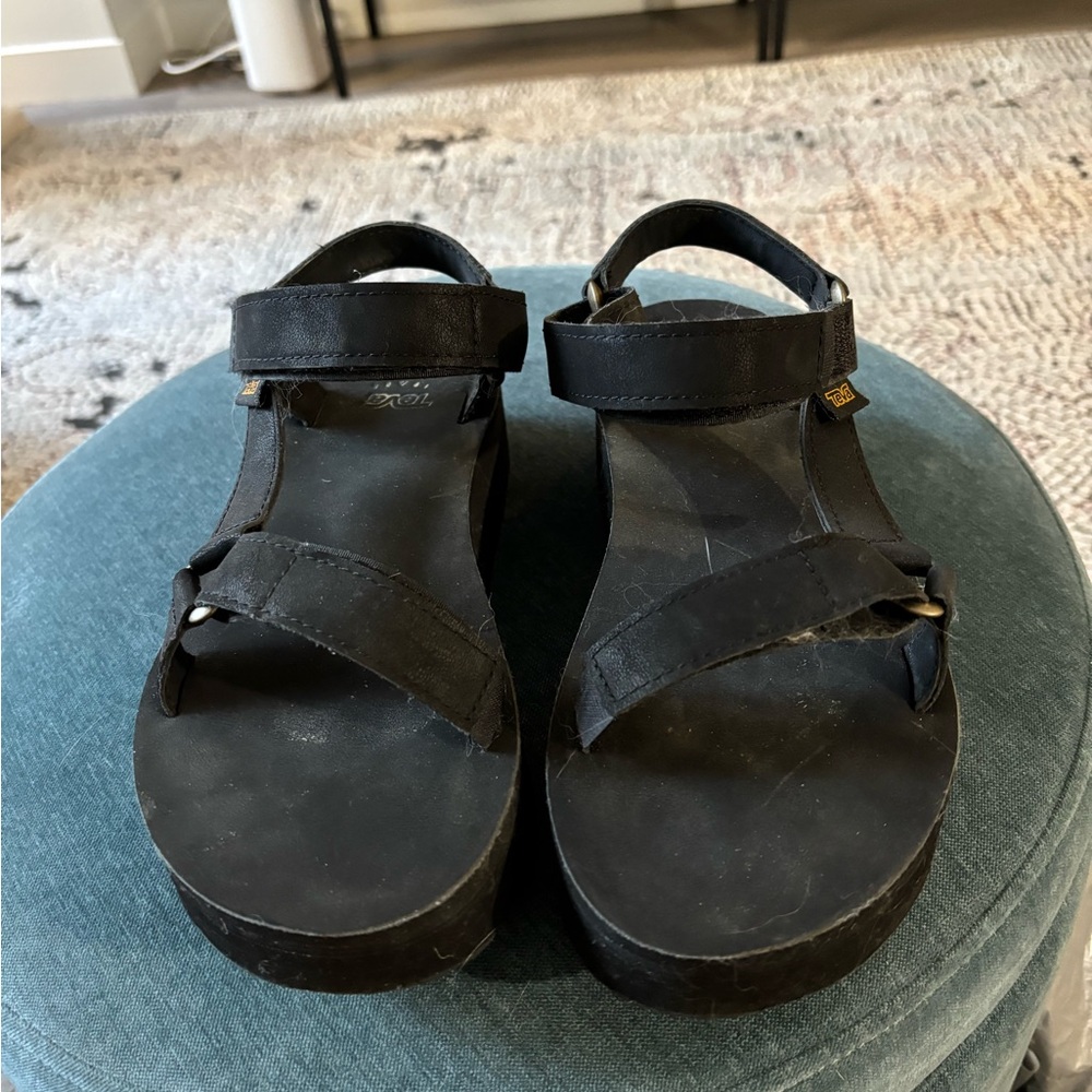 Teva Flatforms